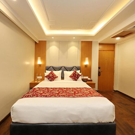 Hotel Blanco Srinagar  Bagian luar foto