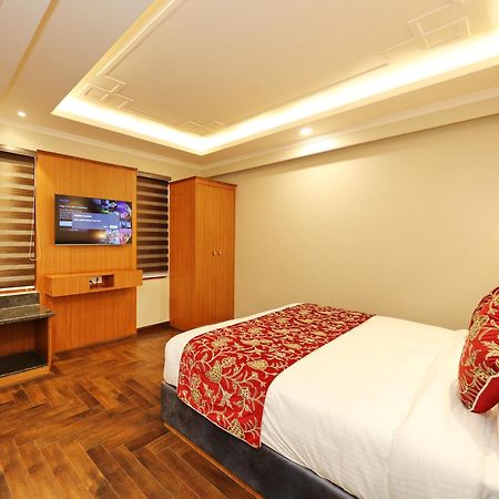 Hotel Blanco Srinagar  Bagian luar foto