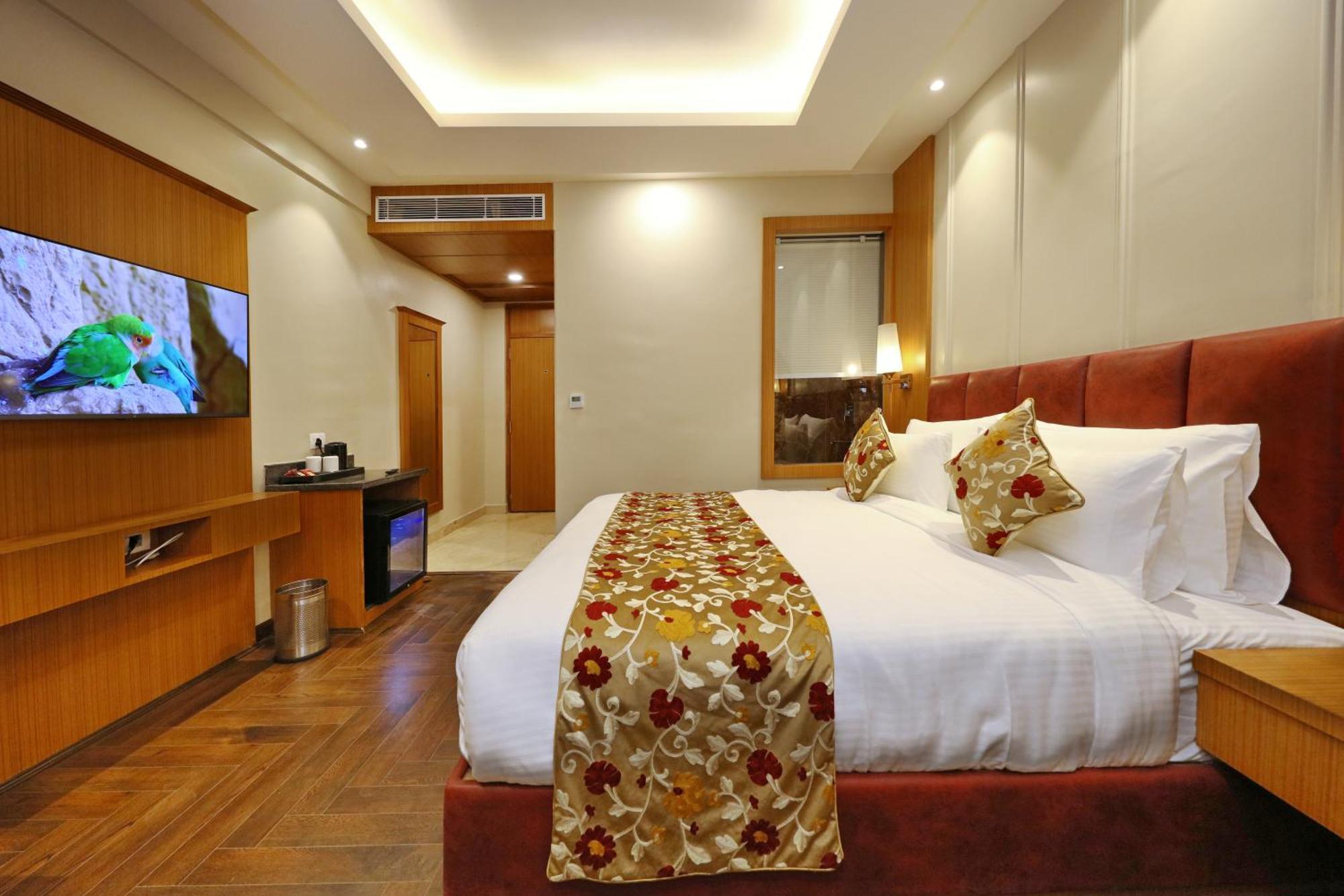 Hotel Blanco Srinagar  Bagian luar foto
